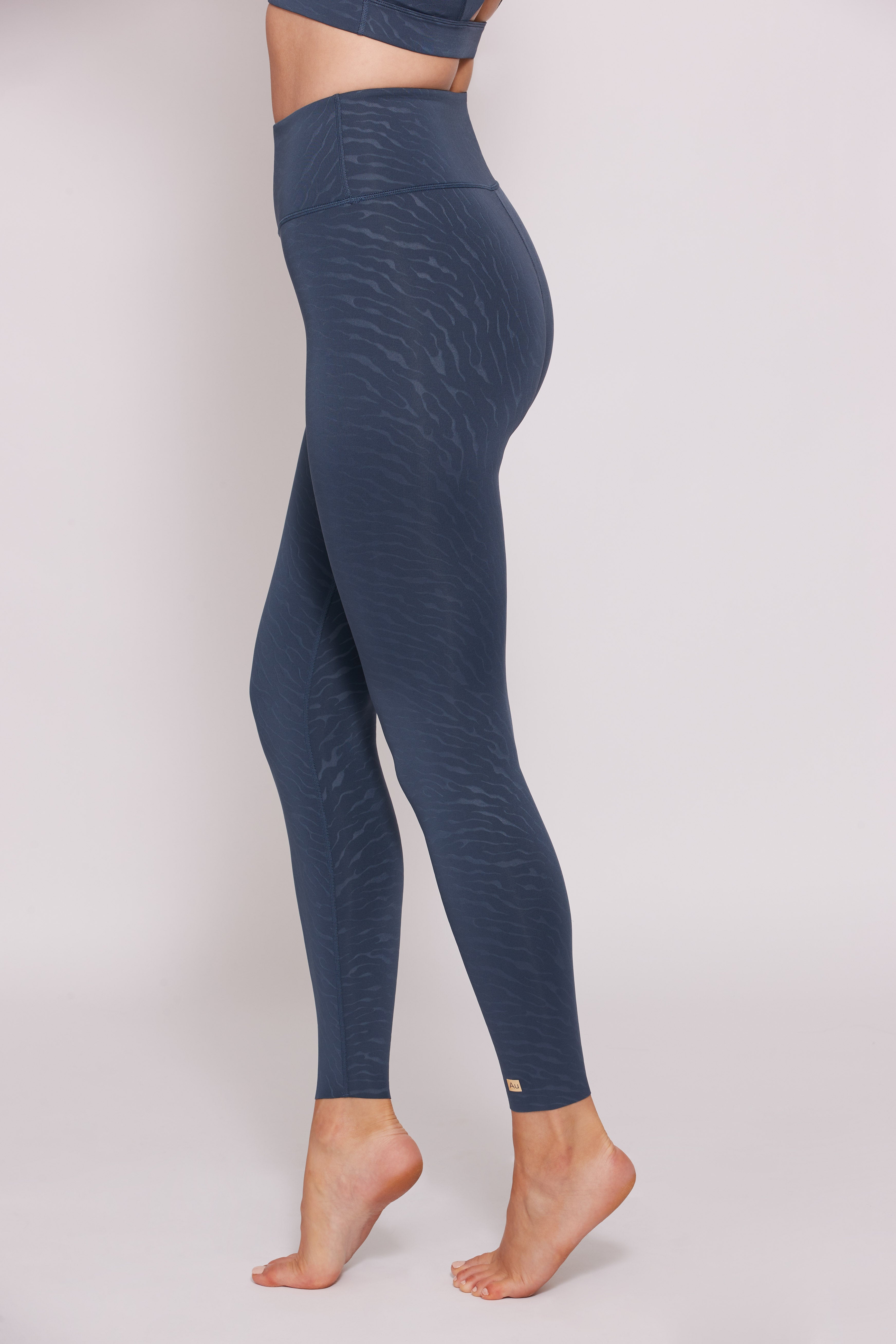 RECOVERY 3/4 LENGTH LEGGING ONYX – HINE COLLECTION