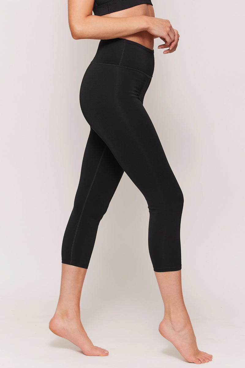 Juniors Active Stretch Capri Length Yoga Workout Leggings with Wide Wa –  TheLovely.com
